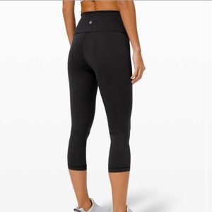 SOLD Lululemon Wunder Train 21” black crops